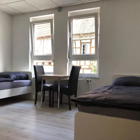 Neu Saniert, 7 Personen, Direkt An Der Autobahn Und Mercedes Werk Apartment Sindelfingen